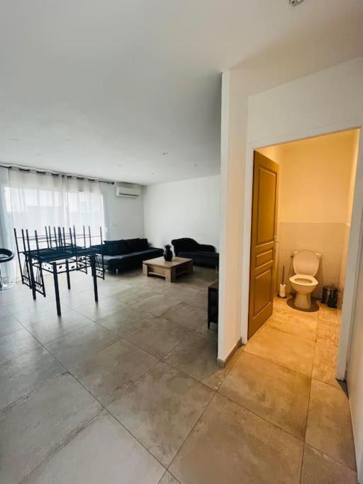 Jolie Maison De Village 2 Chambres Ouveillan Esterno foto
