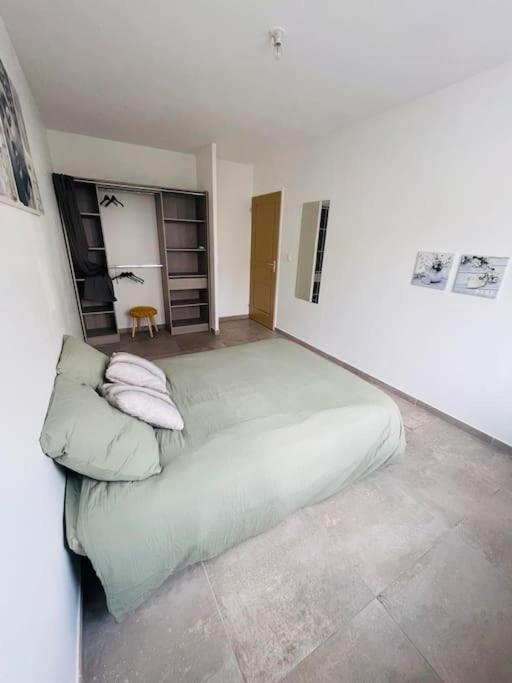 Jolie Maison De Village 2 Chambres Ouveillan Esterno foto